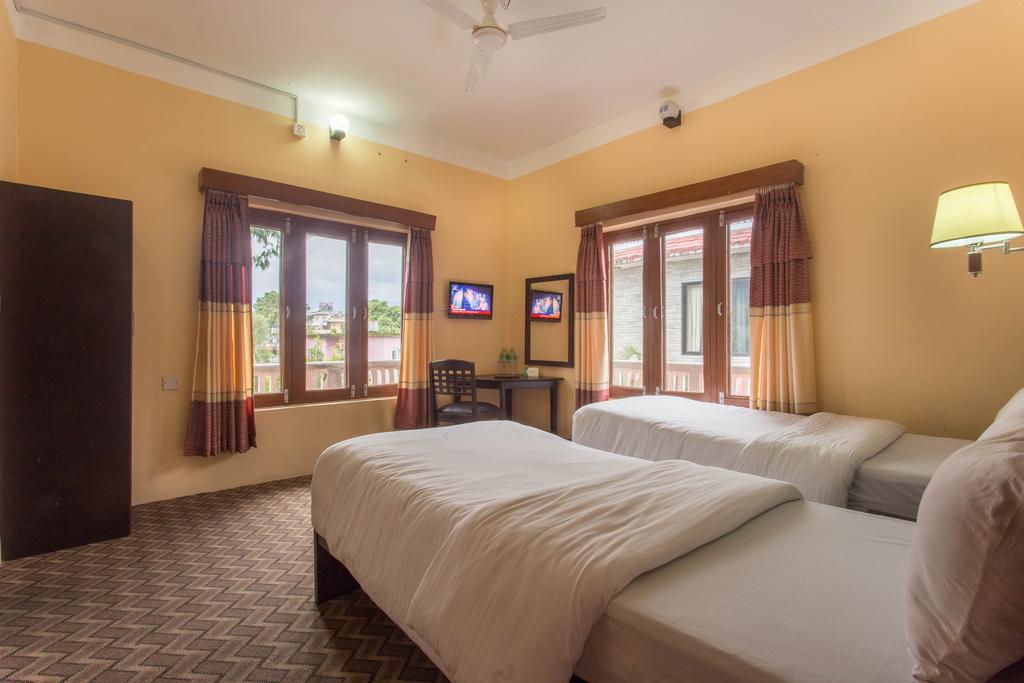 פוקהרה Hotel Peninsula מראה חיצוני תמונה