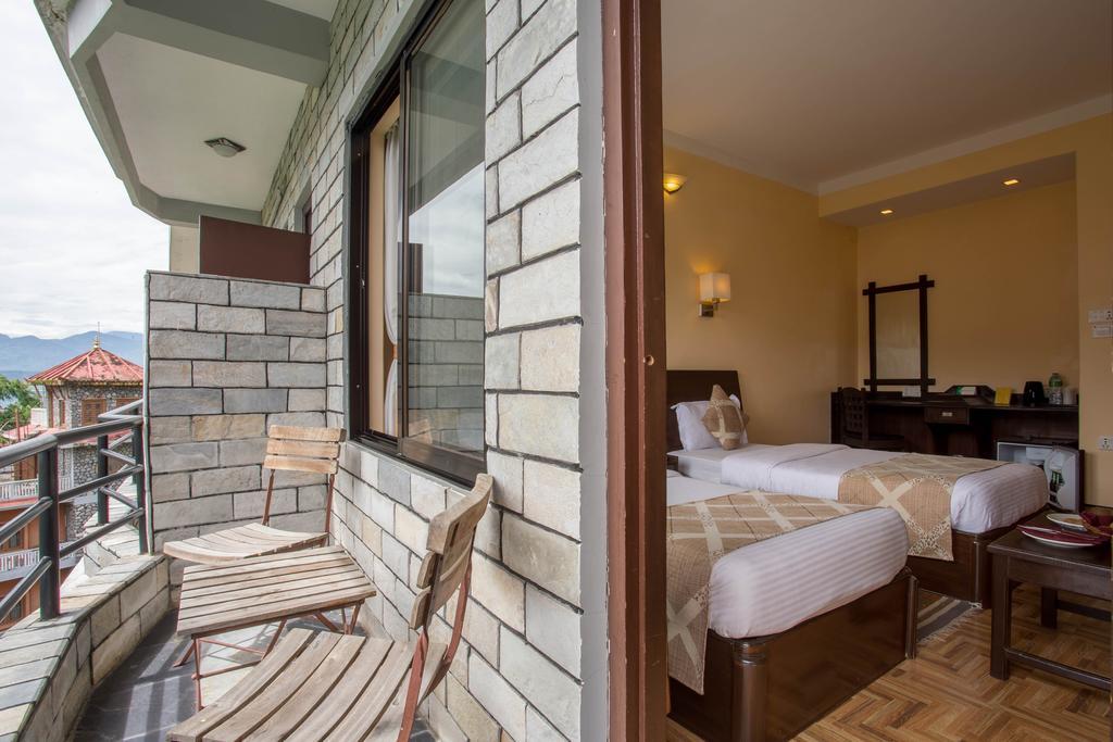 פוקהרה Hotel Peninsula מראה חיצוני תמונה