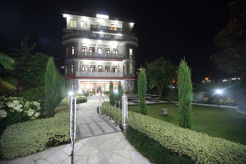 פוקהרה Hotel Peninsula מראה חיצוני תמונה